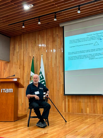 Don Saari explora la relación entre matemáticas y fenómenos dinámicos